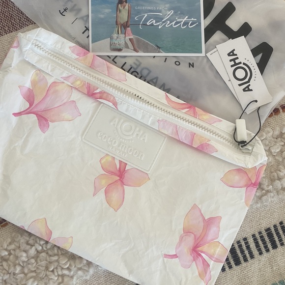 *Discontinued* Aloha Collection/Coco Moon MID Pouch NWT ✨Rare✨ - Picture 5 of 7